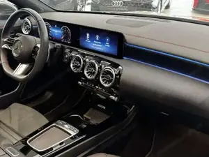 Mercedes-Benz A 180 Bild 11