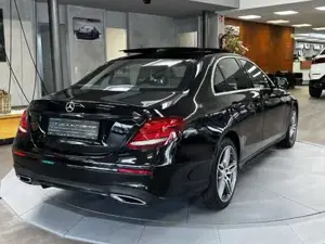 Mercedes-Benz E 220 Bild 6