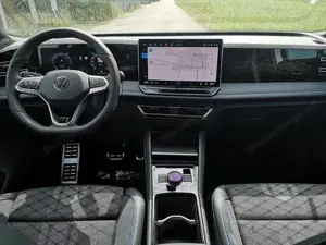 VW Tiguan 2.0 TDI 142 kW 4Motion R-Line DSG Head Up Matri... Bild 7