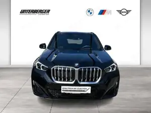 BMW X1 sDrive20i M-Sportpaket // Panorama Glasdach // Anhängerkupplung // Head-Up Bild 2