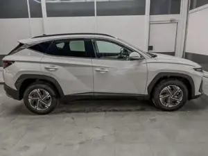 Hyundai TUCSON STYLE KLIMAAUTOMATIK TOTWINKEL NAVI SHZ RFK PDC... Bild 4
