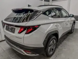 Hyundai TUCSON STYLE KLIMAAUTOMATIK TOTWINKEL NAVI SHZ RFK PDC... Bild 6