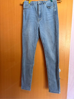 Hellblaue Jeans