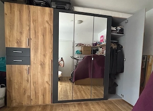 Kleiderschrank Bild 3