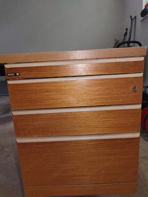 Schreibtisch zu verschenken  Bild 4