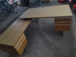 Schreibtisch zu verschenken  Bild 2