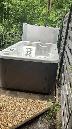 Whirlpool  Bild 2