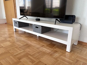TV-Bank.   Bild 2
