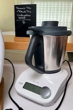 Thermomix TM6 mit sehr viel zusätzlichem Zubehör Bild 2