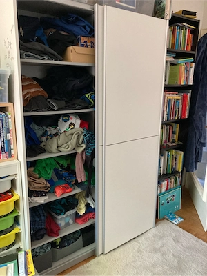 Kleiderschrank Bild 2