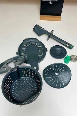 Thermomix TM6 mit sehr viel zusätzlichem Zubehör Bild 6