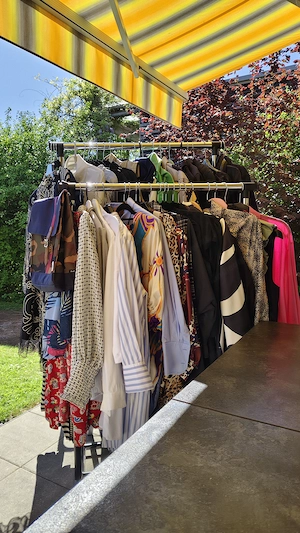 Privater Kleider - Schuh - und Taschenverkauf