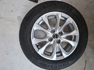 Mazda 2 DJ Felgen mit Sommerreifen