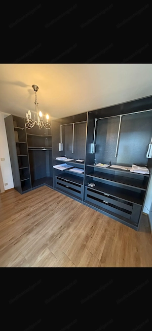 Kleiderschrank 