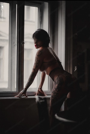 Alice - fesch freches Wiener Girl  Bild 3