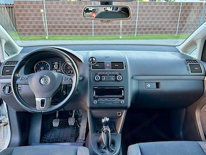 VW Touran Style 1,6 TDI Bild 5