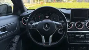 Mercedes-Benz GLA 220 CDI 4Matic - AMG Paket Bild 3