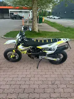 Husqvarna 701 Supermoto 2022 Bild 7