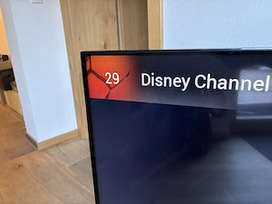 Philips Ambilight TV 55  ohne Fernbedienung Defekt  Bild 3
