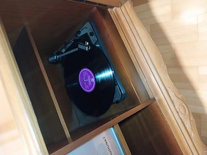 Grundig Musikschrank Radio und plattenspieler 140 X 45 X80 h 150,00   Bild 3