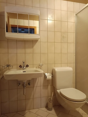 Miete mit Betriebskosten 750 Euro, 2 Zimmer EG-Wohnung zu vermieten  Bild 7