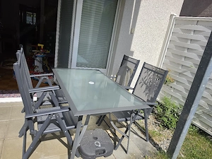 Gartentisch mit 4 Stühlen 