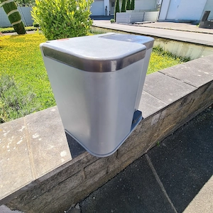 Abfalleimer. Ohne Defekt. Bild 2