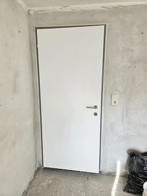 5 Stk. Vollholz Türen, weiß lackiert, Edelstahl Drücker