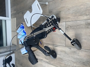 Rollator + Duschhocker + Einlagen Bild 3
