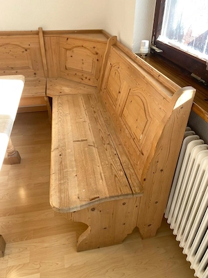 Vollholzeckbank mit Tisch und Stühlen Bild 2