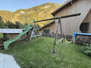 Schaukel mit Rutsche 