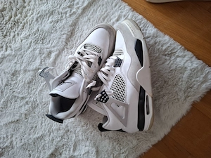 Herrenschuhe Jordan und Adidas Bild 2