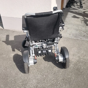 Elektrorollstuhl FER-600   faltbar, leicht, mit 3 Akkus (Top Zustand) Bild 2