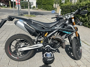 Verkaufe meine Rieju MRT50 Bj 2022  Bild 7