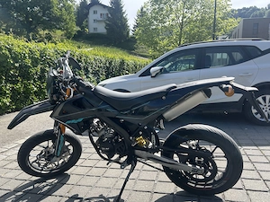 Verkaufe meine Rieju MRT50 Bj 2022  Bild 2