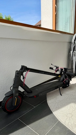 Xiaomi Pro 2 E-Scooter (Preis leicht verhandelbar) Bild 2