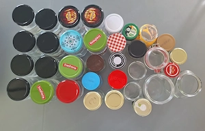 Glasbehälter zu verkaufen.