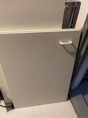 Waschbecken mit Unterschrank zu verschenken (ohne Siphon) Bild 2