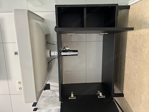 Waschbeckenunterschrank Bild 2
