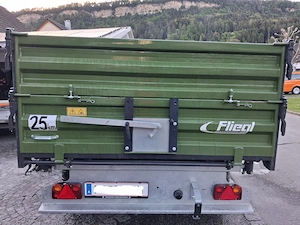 Anhänger Fliegl Einachsdreuseitenkippe Bild 2