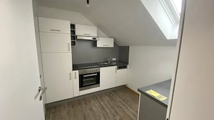 Kurzzeitvermietung Stadtwohnung | beste Lage, Balkon | renoviert, zentral, ruhig | provisionsfrei Bild 4