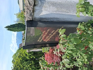 Schöner schwarzer Marmorgrabstein von Familiengrab