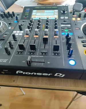 Pioneer XDJ XZ  Bild 2