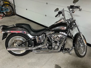 Harley Davidsob Softail FXSTC Custom Bild 4