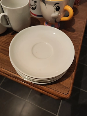 Diverse Tassen, untertassen, kuchenteller Bild 5