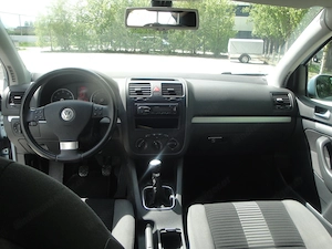 VW Golf 5 1.6 Benzin | Pickerl neu | Viele Neuteile | Top Zustand Bild 9