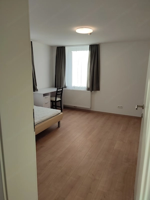 Vermiete ab 1.7.2026 WG-Zimmer mit eigenem Badezimmer in 3er WG Bild 3