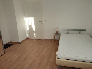 Vermiete ab 1.7.2026 WG-Zimmer mit eigenem Badezimmer in 3er WG Bild 5