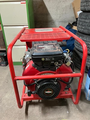 Stromerzeuger, Aggregat, Notstrom, Generator   Bild 5
