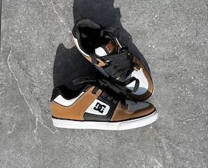 DC Kinder Schuhe Neuzustand Bild 2